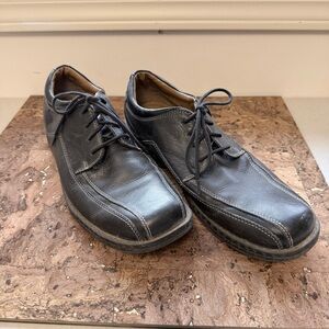 Dockers Black Leather Oxfords